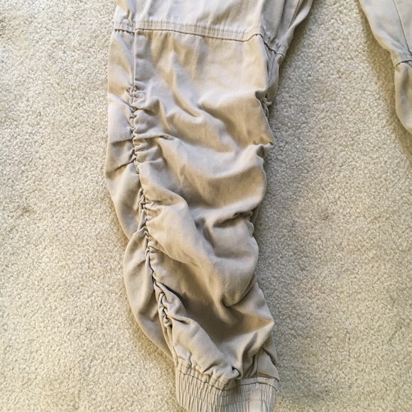 Beige sweatpants with scrunched pant legs - Picture 3 of 5